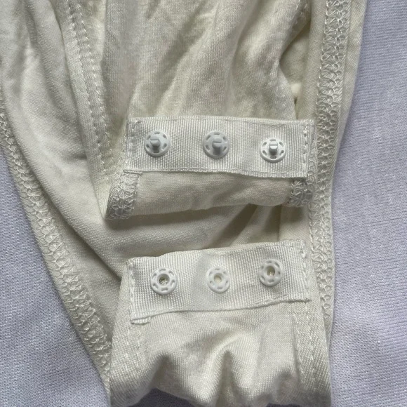 ⭐️NWOT⭐️ UNBRANDED BODY SUIT - Picture 2 of 6